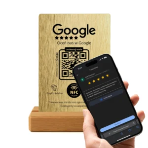 Smartfon zbliżony do prezentera Google NFC QR w wersji złotej