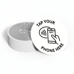 Tag NFC Tap your phone here – NTAG213 – widok z bliska