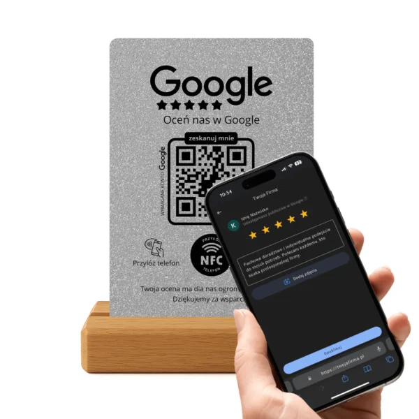 Stojak do opinii Google z NFC i QR – srebrny brokat – prezentacja działania z telefonem