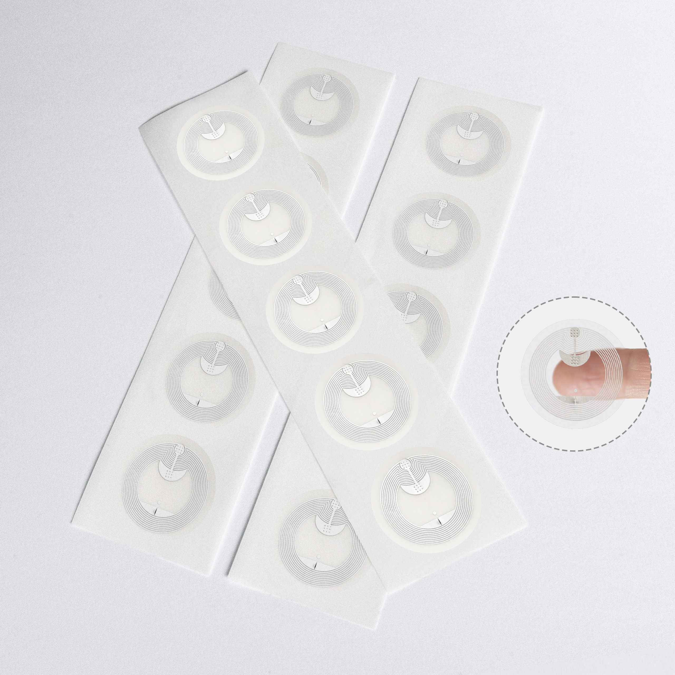 Białe tagi NFC bez ferrytu – puste, okrągłe nośniki do programowania