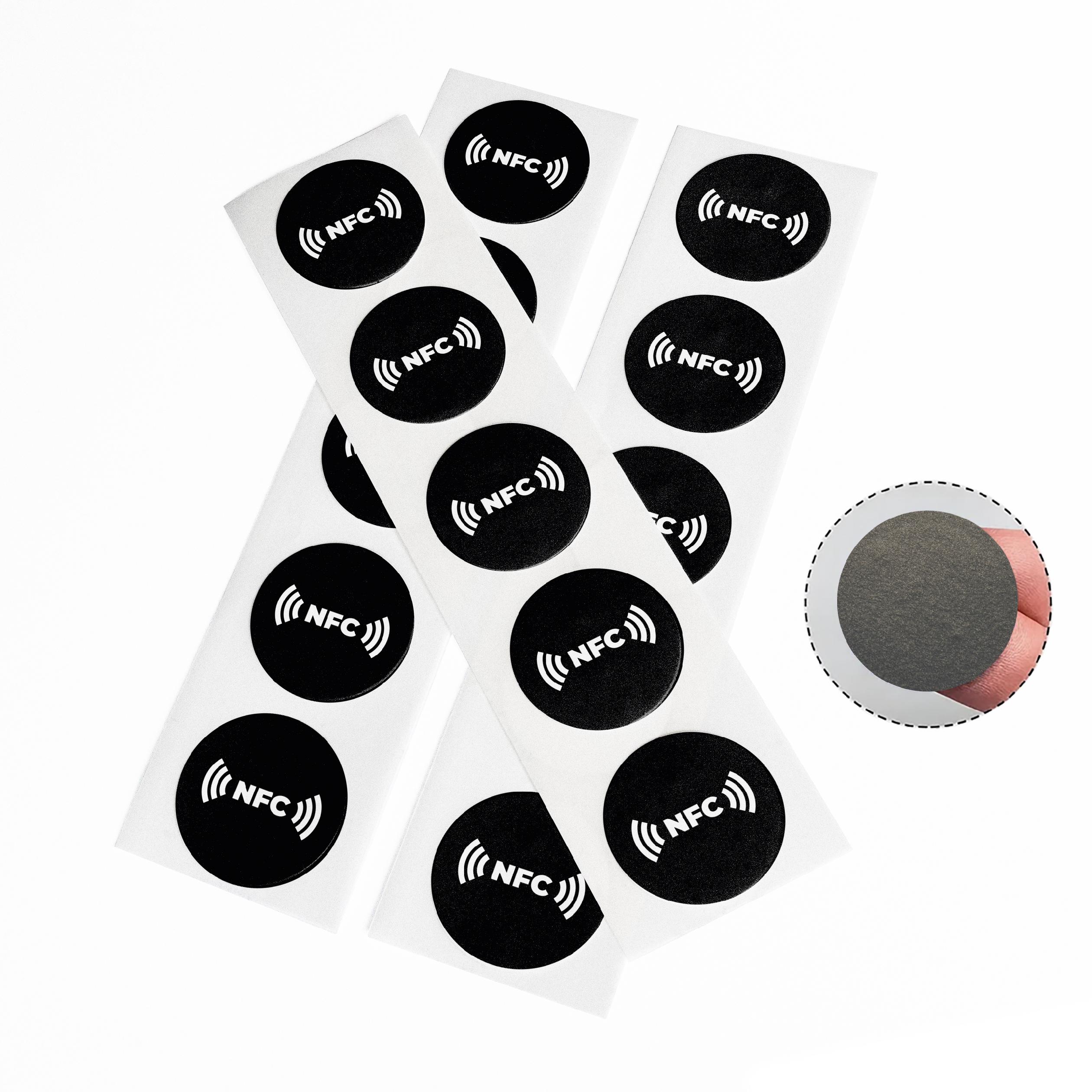997acfd1f0e666d1b722455411a2e823.jpg Czarne tagi NFC NTAG215 antymetalowe 25 mm z logo NFC – 10 sztuk